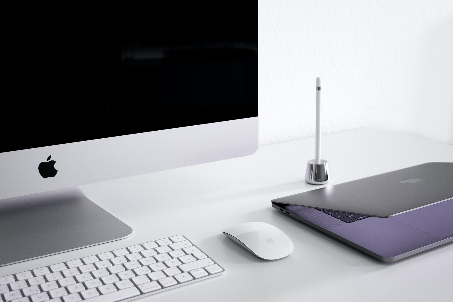 alex-bachor-fWsT3PpoE-A-unsplash-1536×1024 How You Can Use Tech To Care For Seniors Far Away